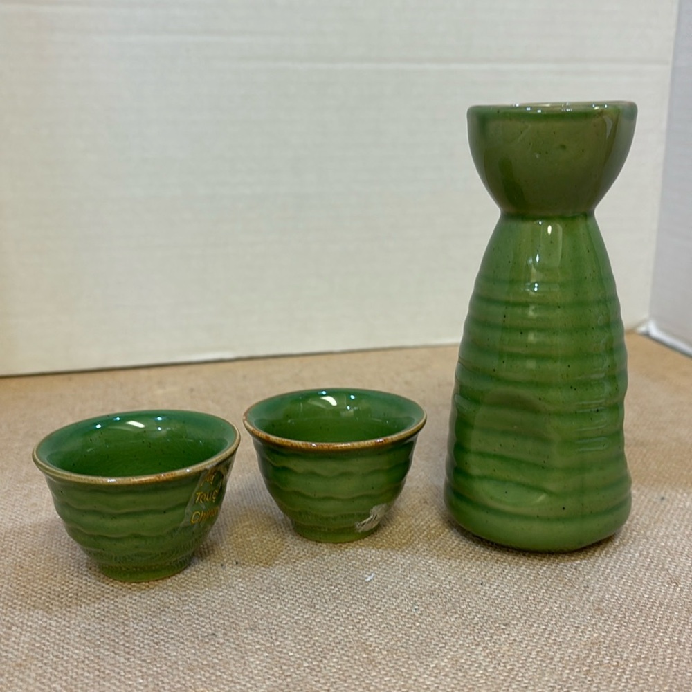 3 Piece Tougei Sake Set NWOT